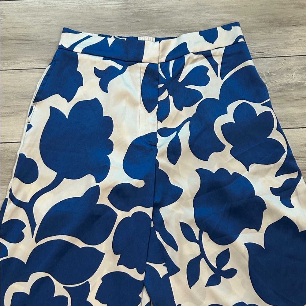 House of Harlow blue white floral wide leg satin pants size large - Picture 2 of 10